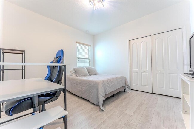 Building Photo - 3052 Youngford St