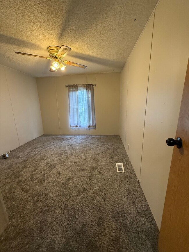Building Photo - Spacious Country Living in Haysville Kansas