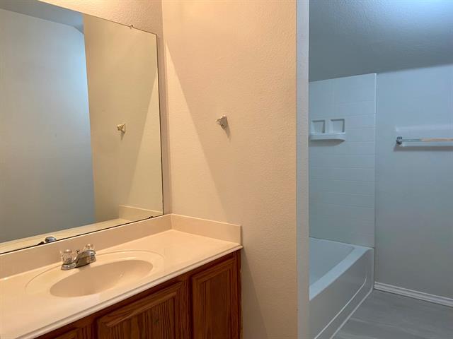 Building Photo - 3116 Kennedy Dr