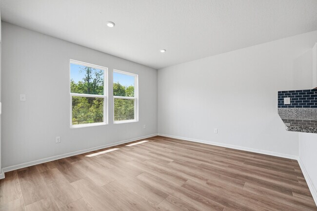 Building Photo - 136 Pfitzer Ct