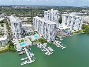 Building Photo - 18061 Biscayne Blvd