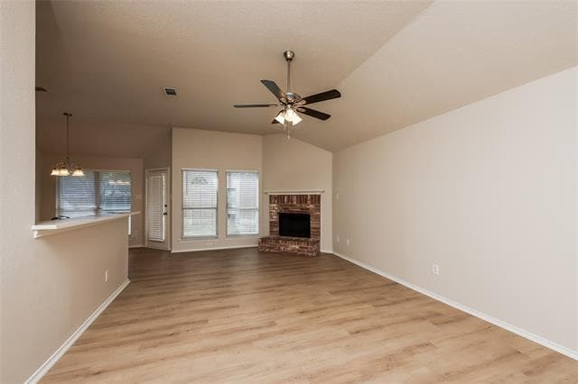 Building Photo - 328 Willow Creek Dr
