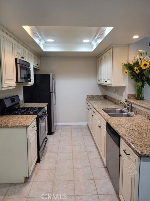 Building Photo - 25251 Oak Canyon Ln