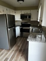 Building Photo - 1540 SW Fairview Ave