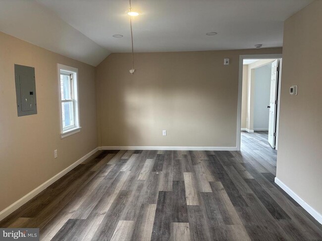 Building Photo - 14 West Ave