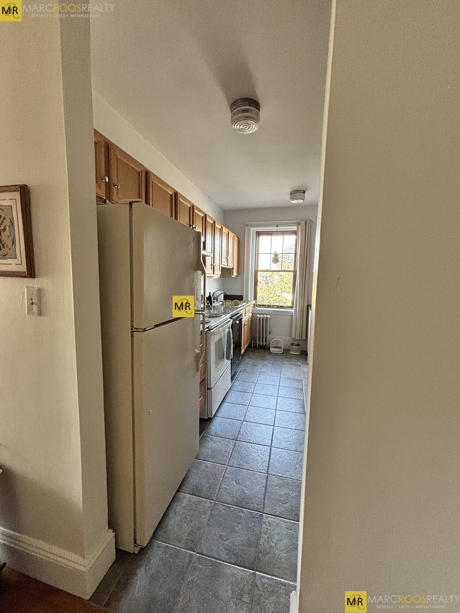 Building Photo - 52 Strathmore Rd