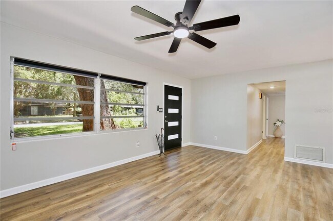 Building Photo - 2914 Lando Ln
