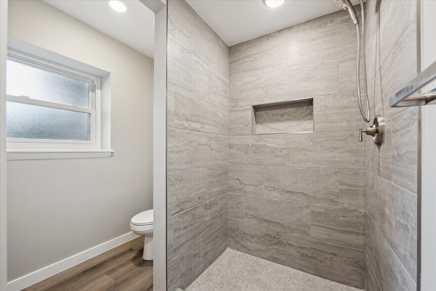 Fully Remodeled Downstairs En Suite Bath - 9385 Carr St