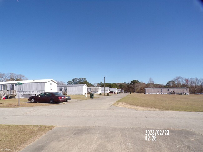 Building Photo - 3 br, 2 bath Mobile Home - Cactus Lakes Mo...