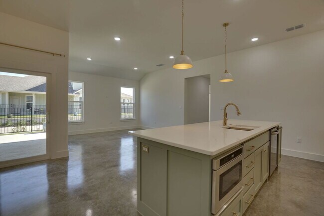 Building Photo - 106 Cardinal Wds