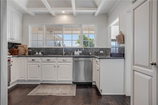 Building Photo - 38 S Portola