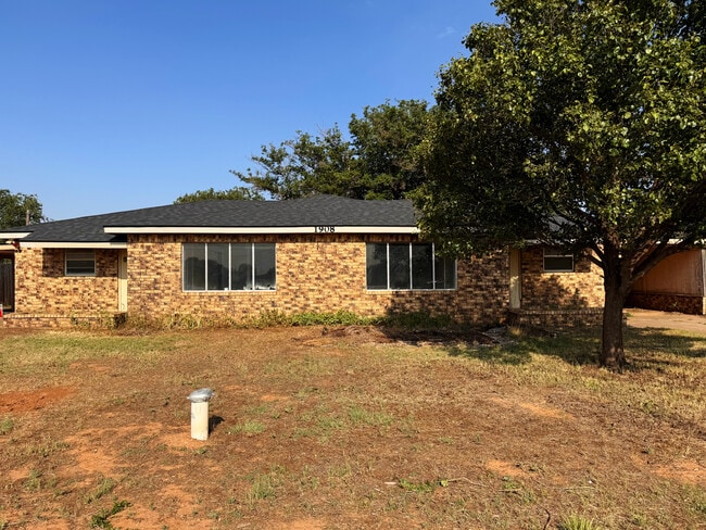 Primary Photo - 1908 Inler Ave