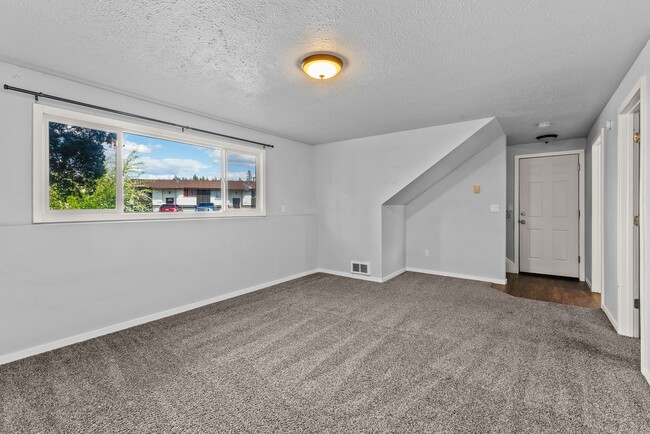 Building Photo - 2715 N Whipple Ct