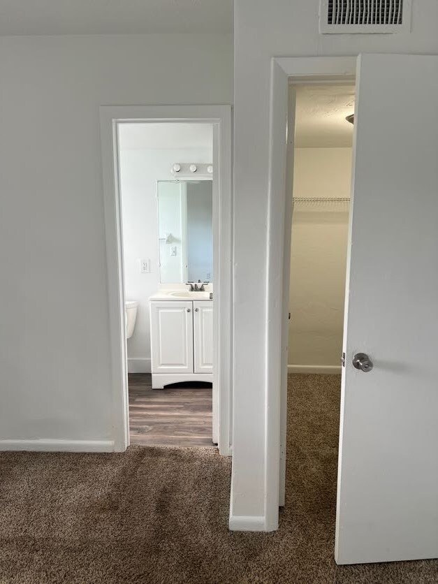 Building Photo - 374 Sunshine Dr