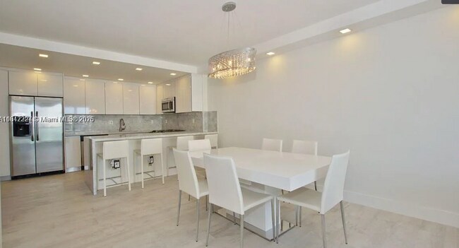 Building Photo - Fully renovated 2/2 in Sunny Isles Beach