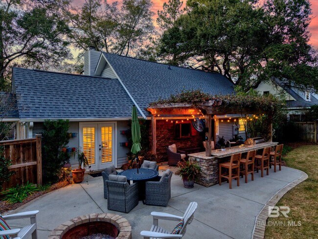 Building Photo - 2 Echo Ln