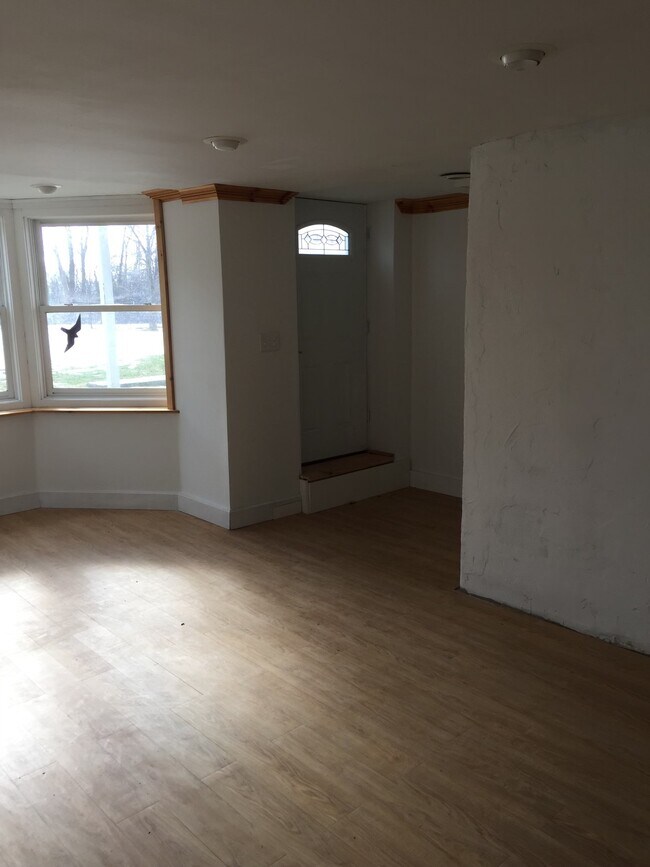 Building Photo - 166 Bush Ln