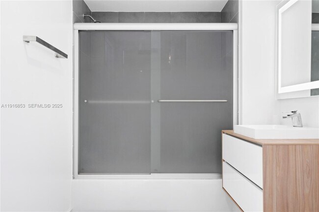 Building Photo - 92 SW 3rd St