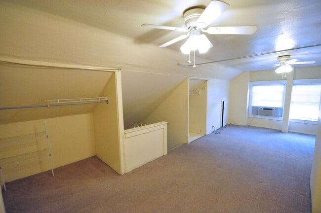 Building Photo - 2074-2078 Summit Street