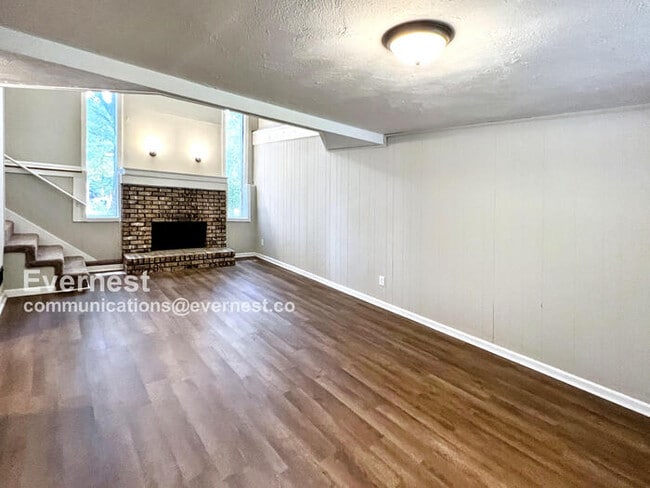 Building Photo - 5970 Dewey Heights Rd