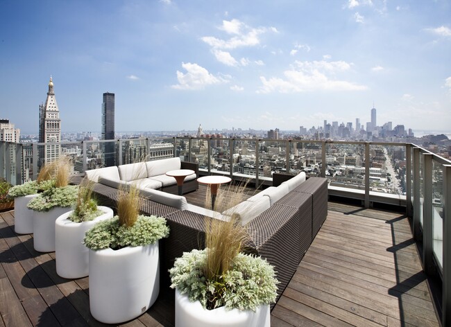 Interior Photo - Chelsea Landmark