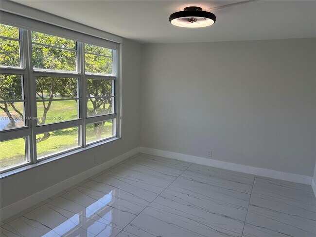 Building Photo - 3090 N Course Dr