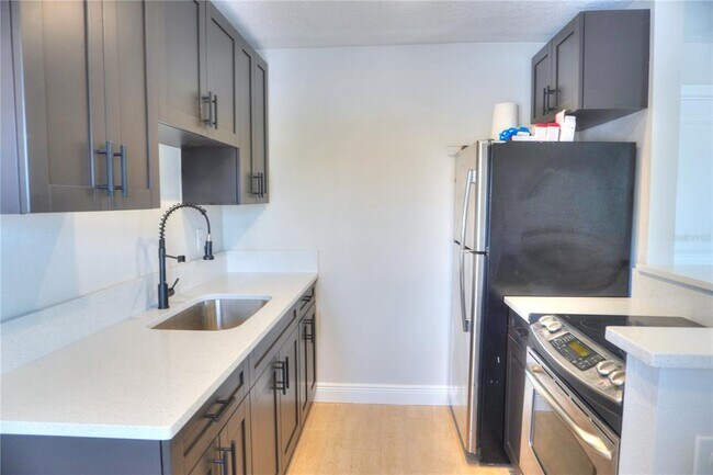Building Photo - 14026 E Parsley Dr