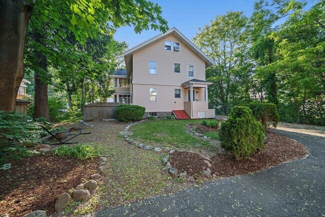 Building Photo - 44 Wyman Rd