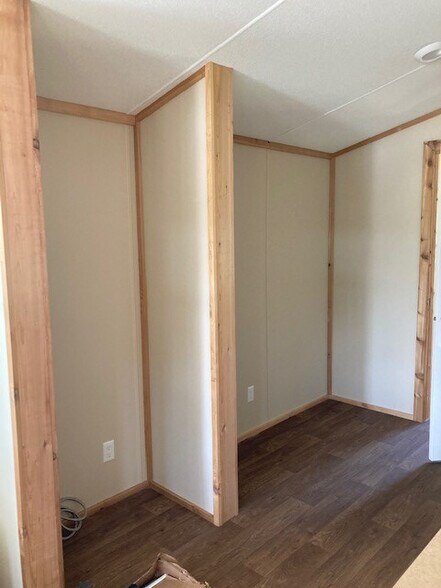 Building Photo - 3700 Schillinger Rd N