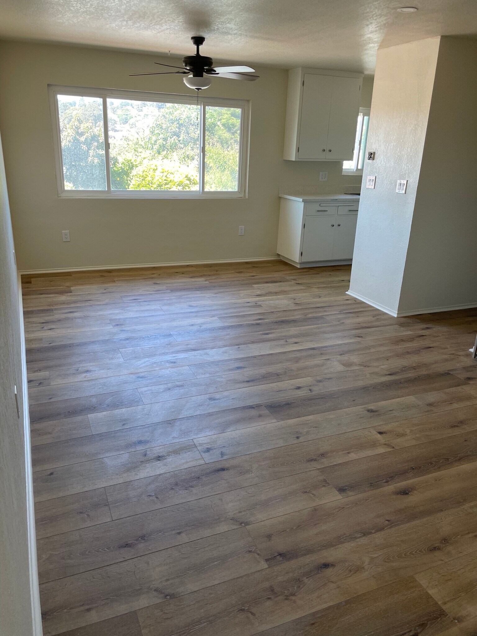 Building Photo - 1501 Broadway Ave