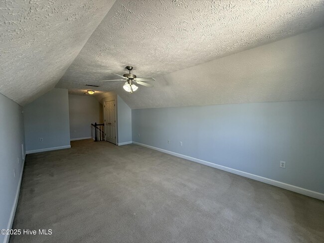 Building Photo - 135 Newington Way