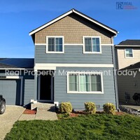 Building Photo - 3 Bedroom Home with Garage + Fenced Yard!