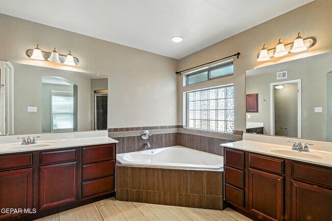 Building Photo - 5052 Silver Cholla Dr