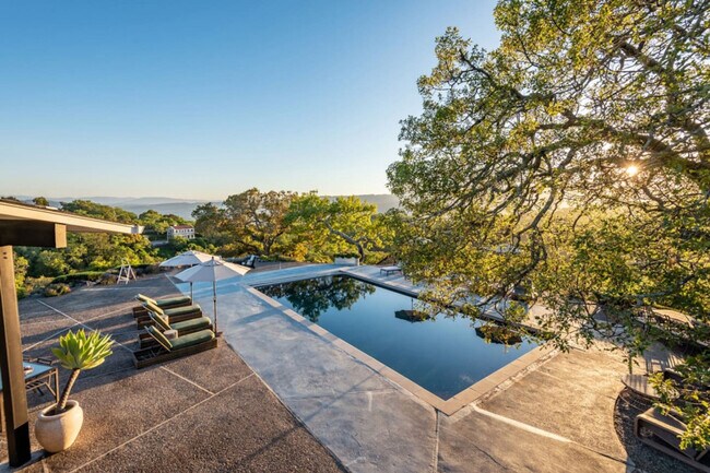 Building Photo - 17389 Mallard Dr