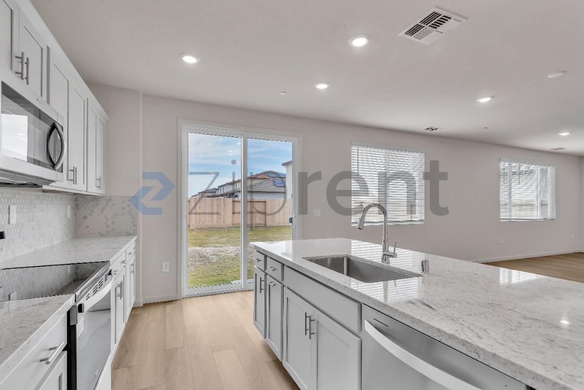 Building Photo - 1790 Haines Ave