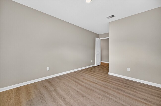 Building Photo - 21018 Solstice Point Dr