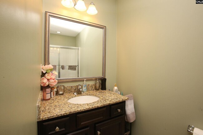 Building Photo - 649 Teaberry Dr