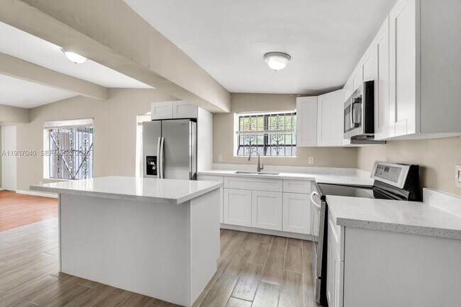 Building Photo - 6321 NW 20th Ave