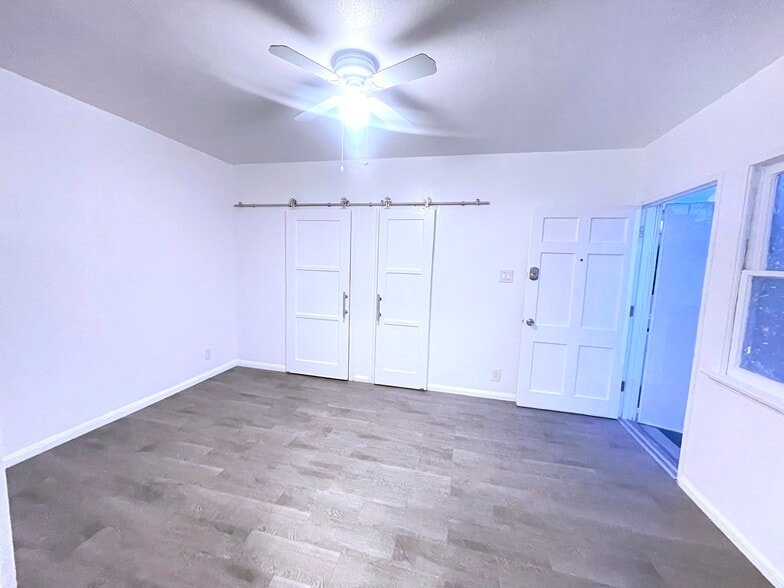 Living Area - 128 Elm Ave