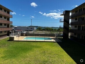 Building Photo - Pearl Manor Apts/2BD/1BA/1PK