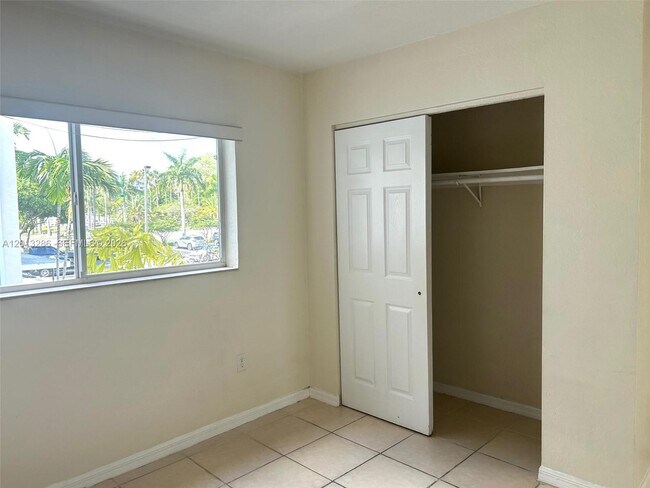 Building Photo - 7701 SW 88th St