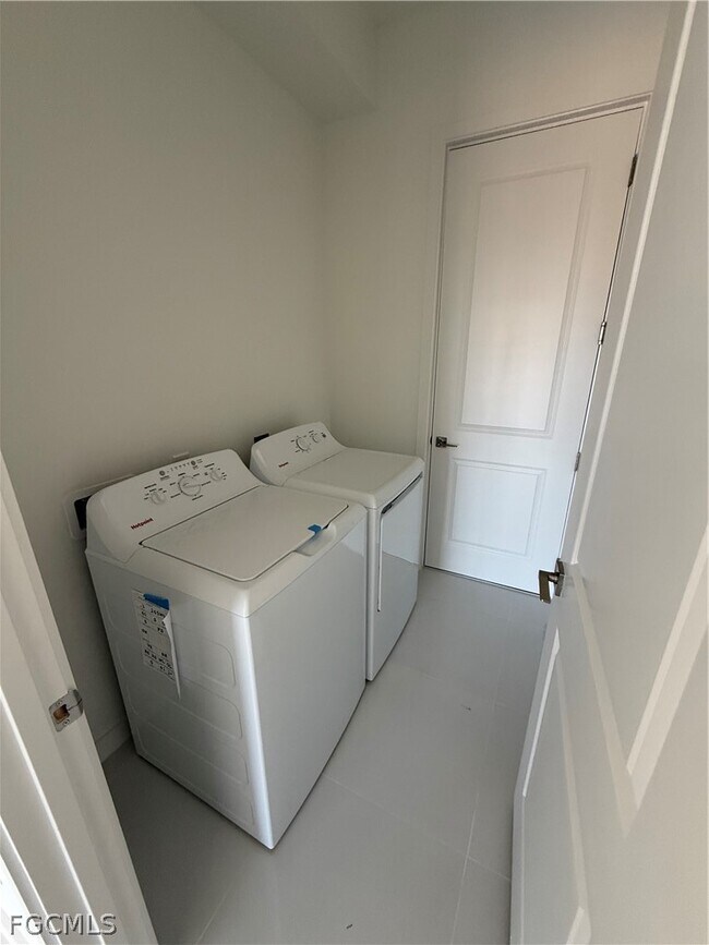 Building Photo - 331 Rawlings Ave