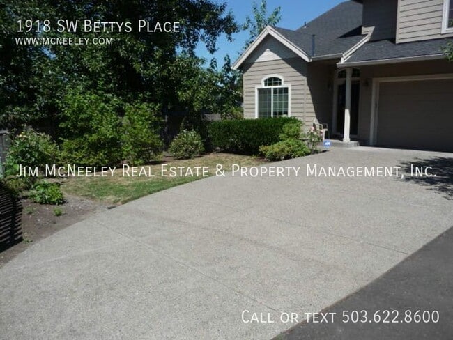 Building Photo - 1918 SW Betty's Pl