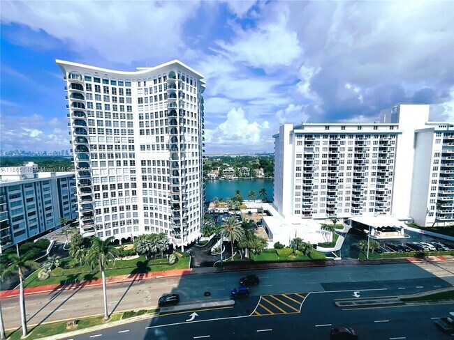 Building Photo - 5701 Collins Ave