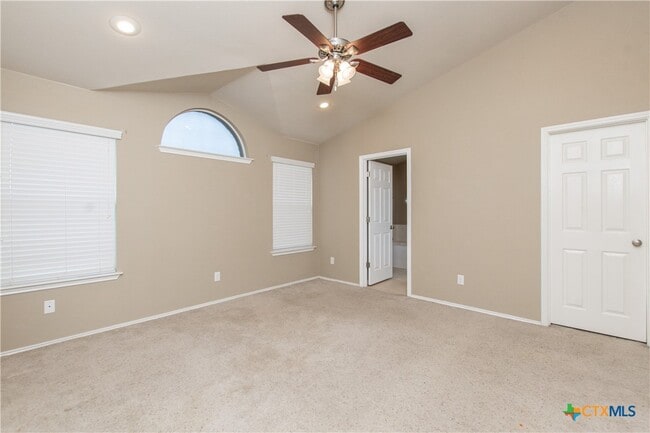 Building Photo - 409 Rowdy Dr