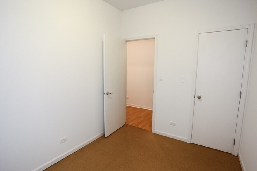 Building Photo - 5054 N Winthrop Ave