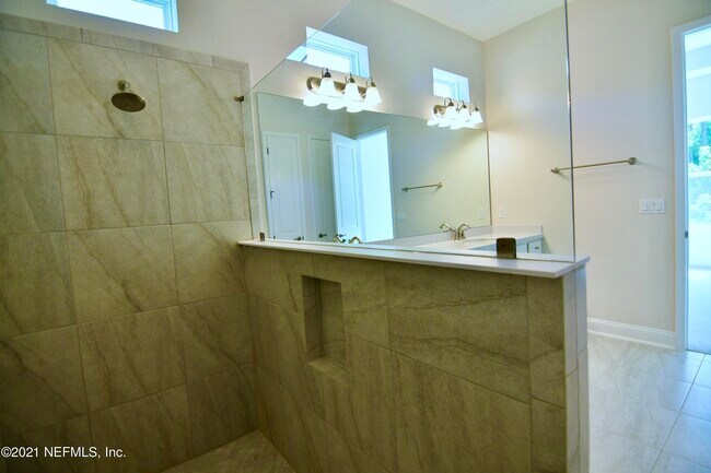 Building Photo - 538 Vista Lake Cir