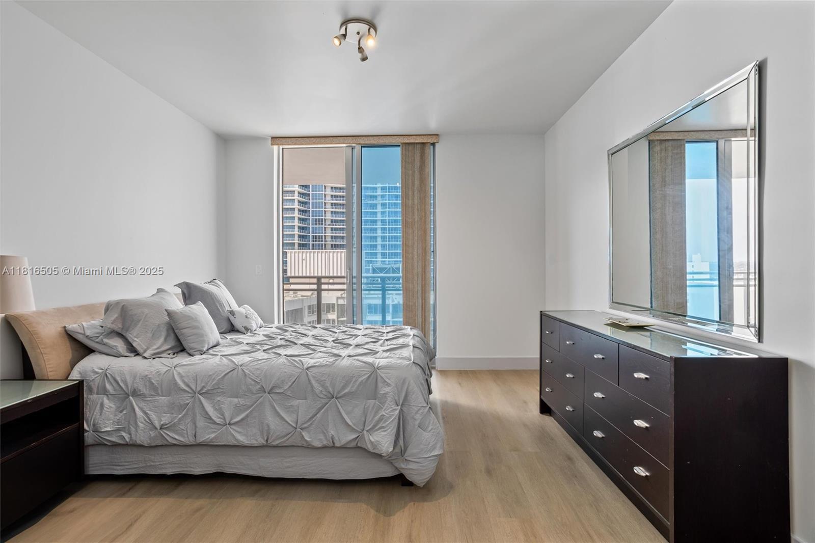 Building Photo - 3535 S Ocean Dr