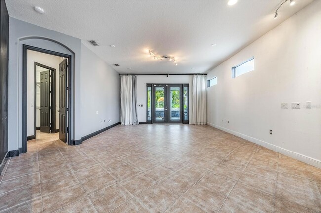 Building Photo - 349 La Creek Ct