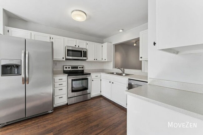 Building Photo - 134 Sanair Ct